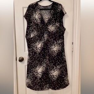 EUC Apt. 9 (3X) Plus Size w/ Black & Beige, flowy & stretchy fabric, Plus Size